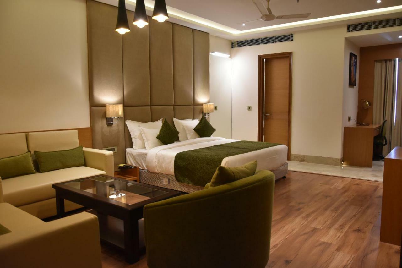 Hotel Orchid Blu Alīgarh Εξωτερικό φωτογραφία