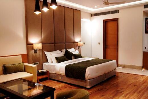 Hotel Orchid Blu Alīgarh Εξωτερικό φωτογραφία