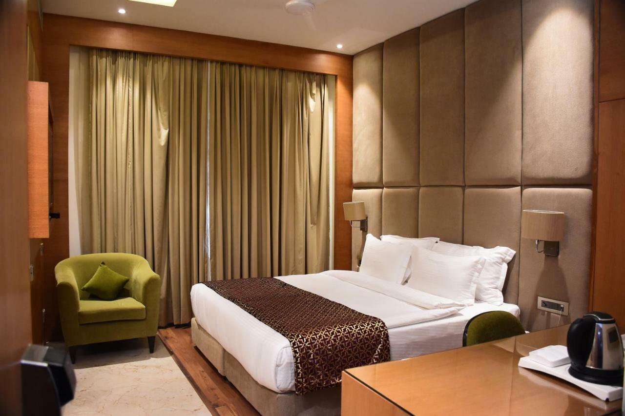 Hotel Orchid Blu Alīgarh Εξωτερικό φωτογραφία