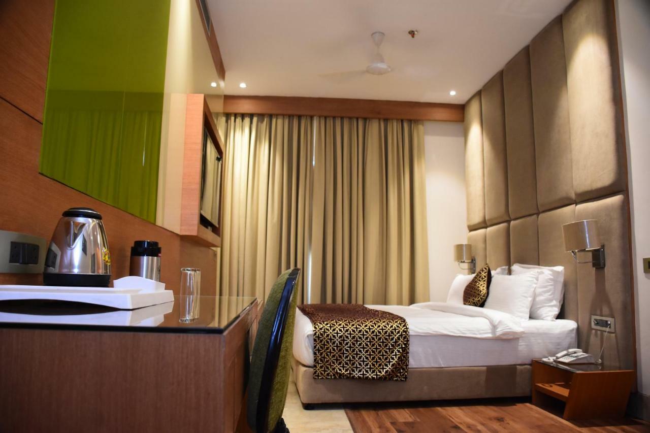 Hotel Orchid Blu Alīgarh Εξωτερικό φωτογραφία